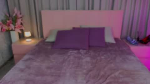 Snapshot of ariana_petite chatting on 07-08-26, 12:04 Ariana online show from 07-08-26, 12:04