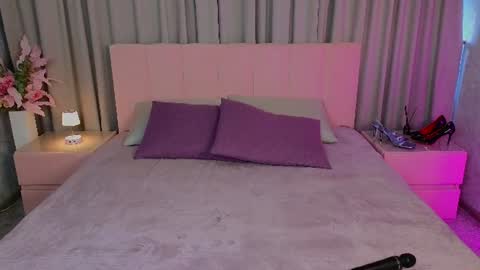 Snapshot of ariana_petite chatting on 07-14-26, 11:21 Ariana online show from 07-14-26, 11:21