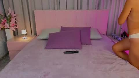 Snapshot of ariana_petite chatting on 07-16-26, 12:27 Ariana online show from 07-16-26, 12:27