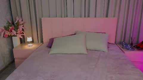 Snapshot of ariana_petite chatting on 07-20-26, 11:29 Ariana online show from 07-20-26, 11:29