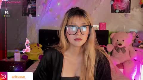 Ariana  online show from 11-24-25, 10:37