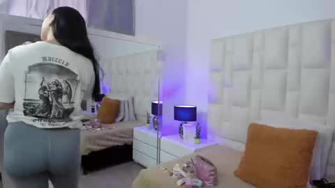  ariana  online show from 03-16-26, 04:33