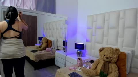  ariana  online show from 04-08-26, 04:40