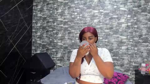 Ariana online show from 10-18-25, 12:06