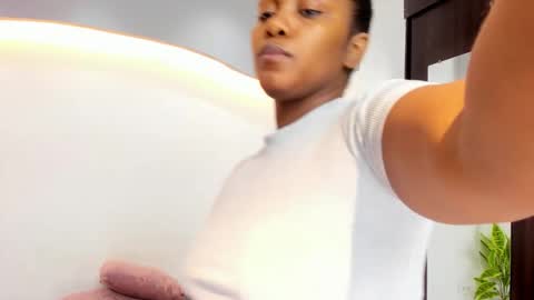 Ariana online show from 05-15-26, 12:01