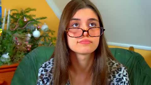 Ariana online show from 12-19-25, 11:06