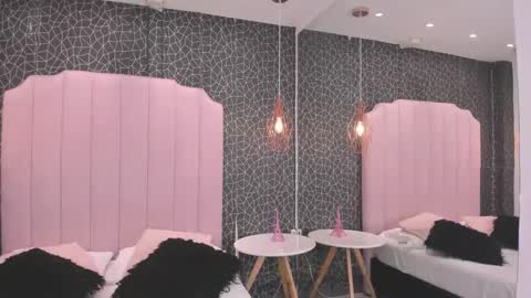 Ariana online show from 09-14-25, 02:27