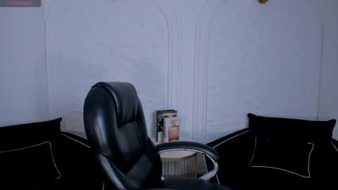 Snapshot of ariananova chatting on 05-26-26, 02:40 Your Girl online show from 05-26-26, 02:40