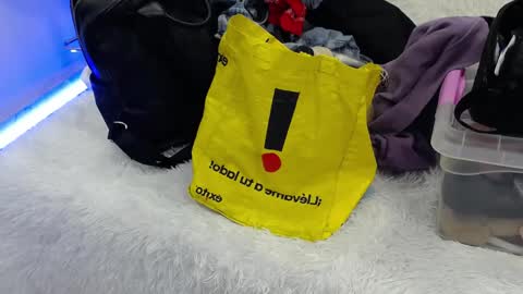 Ari  online show from 10-29-25, 01:02