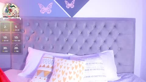 Snapshot of arianna_daviss chatting on 12-24-24, 07:11 online show from 12-24-24, 07:11