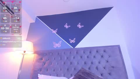 Snapshot of arianna_daviss chatting on 01-05-25, 02:27 online show from 01-05-25, 02:27