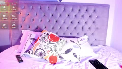 Snapshot of arianna_daviss chatting on 01-08-25, 07:56 online show from 01-08-25, 07:56