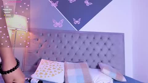 Snapshot of arianna_daviss chatting on 01-26-25, 04:20 online show from 01-26-25, 04:20