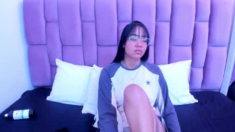 Snapshot of arianna_daviss chatting on 02-18-25, 09:54 online show from 02-18-25, 09:54