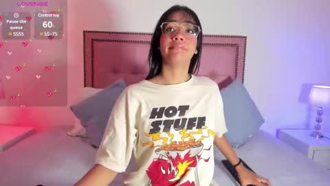 Snapshot of arianna_daviss chatting on 02-23-25, 07:49 online show from 02-23-25, 07:49