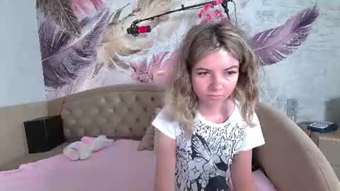 Snapshot of arianna_flower chatting on 06-26-26, 11:53 arianna_flower online show from 06-26-26, 11:53