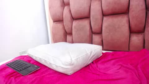 arianna pearl online show from 10-11-25, 01:53