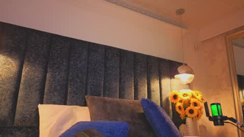 Arianna online show from 04-06-26, 07:37