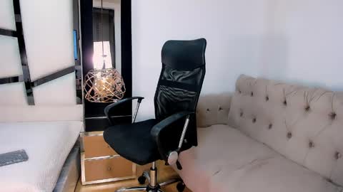 ariannarussell1 online show from 05-17-26, 03:08