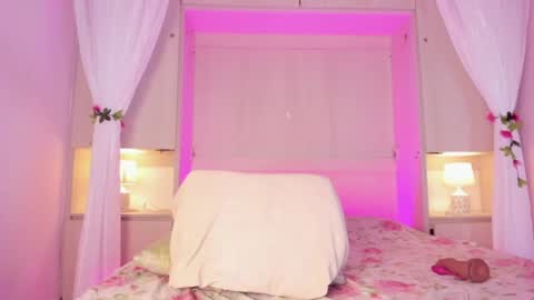 ariannavega_ online show from 07-04-26, 12:11