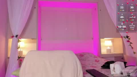 ariannavega_ online show from 07-16-26, 12:00