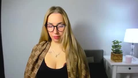 Aria online show from 11-28-25, 07:44