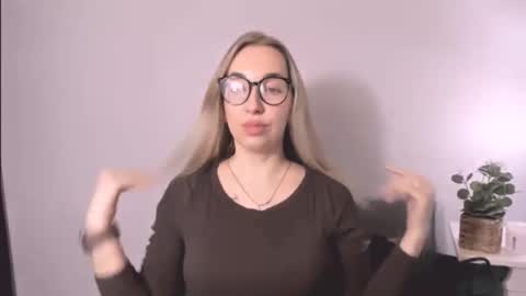 Snapshot of ariaswan chatting on 02-26-26, 07:51 Aria online show from 02-26-26, 07:51