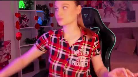 Aria online show from 12-14-25, 09:25