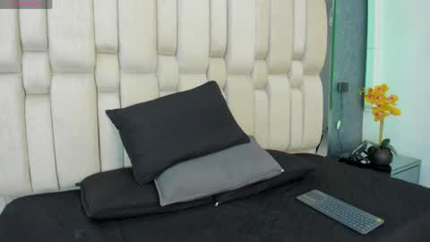 Snapshot of aribloom7 chatting on 05-02-26, 08:25 Welcome to Ari room online show from 05-02-26, 08:25