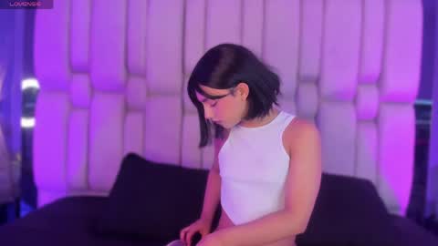 Snapshot of aribloom7 chatting on 05-22-26, 07:52 Welcome to Ari room online show from 05-22-26, 07:52