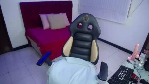ariel_1_ online show from 07-30-26, 06:51