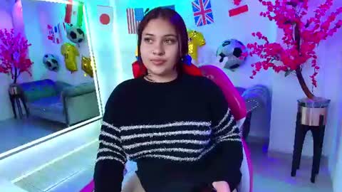 Snapshot of ariel__storm chatting on 06-18-26, 11:47 Ariel online show from 06-18-26, 11:47