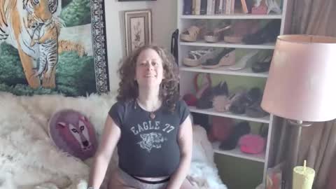 Arielle Ari online show from 01-15-26, 04:55