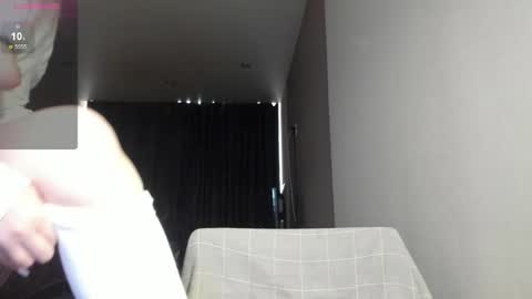 Snapshot of arielbelli chatting on 05-15-26, 11:50 Ariel online show from 05-15-26, 11:50