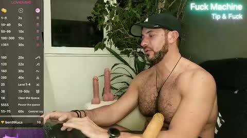 Ariel online show from 05-20-26, 04:07