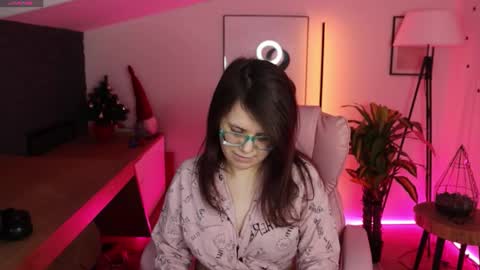 Ariell Mini online show from 01-18-26, 02:21