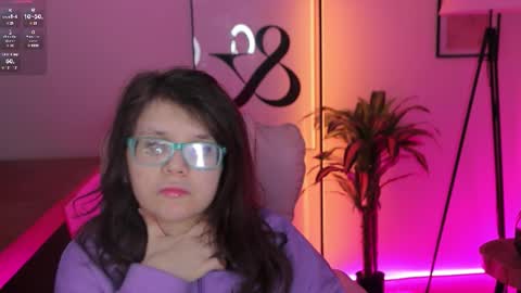 Snapshot of ariell_mini chatting on 02-18-26, 06:42 Ariell Mini online show from 02-18-26, 06:42