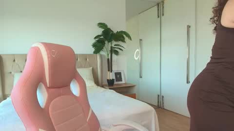 Ariella GTM3  Tue Wed Thu Fri Sat  0400 am-1030pm online show from 02-15-26, 07:21