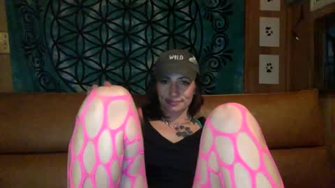 ariel  colin when hes here online show from 01-15-25, 04:04