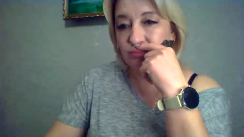 Snapshot of arielxloveresss chatting on 10-04-25, 08:56 ArielXLoveresss online show from 10-04-25, 08:56