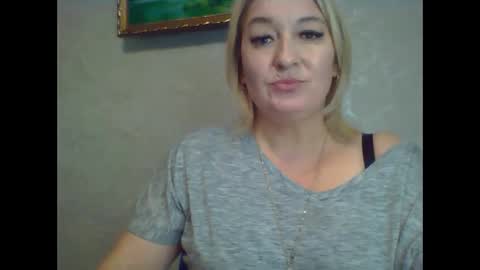 Snapshot of arielxloveresss chatting on 10-16-25, 03:13 ArielXLoveresss online show from 10-16-25, 03:13