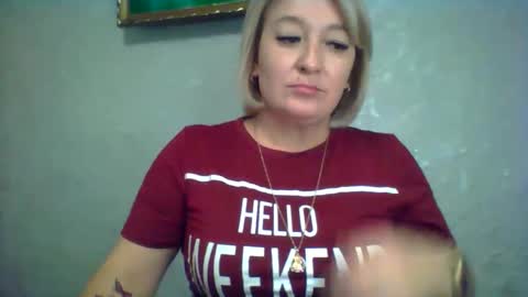 Snapshot of arielxloveresss chatting on 10-19-25, 06:58 ArielXLoveresss online show from 10-19-25, 06:58