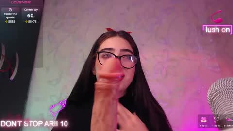Snapshot of arii_vega chatting on 01-15-25, 01:56 ARII VEGA online show from 01-15-25, 01:56