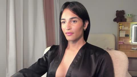 Aria online show from 04-25-26, 03:42