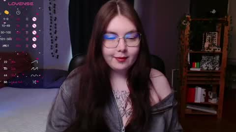 Snapshot of arizonaa_muse chatting on 05-23-26, 09:24 Astrid online show from 05-23-26, 09:24