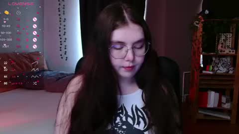 Snapshot of arizonaa_muse chatting on 06-09-26, 07:42 Astrid online show from 06-09-26, 07:42
