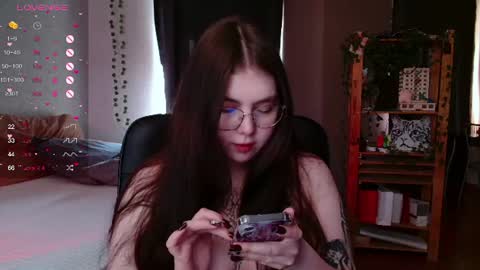 Snapshot of arizonaa_muse chatting on 06-13-26, 10:57 Astrid online show from 06-13-26, 10:57