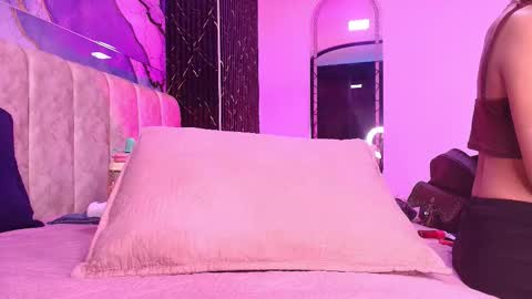 Arleth  online show from 03-25-26, 03:01