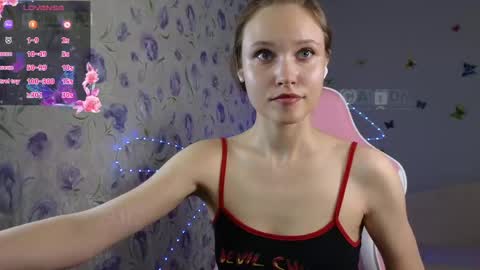 Snapshot of armurra chatting on 06-08-26, 11:32 armurra online show from 06-08-26, 11:32