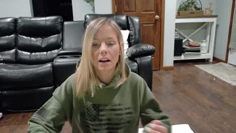 Snapshot of armyvet1991 chatting on 01-08-25, 01:52 Samantha - Sammie online show from 01-08-25, 01:52